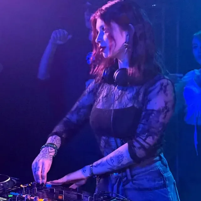 LEENAYA